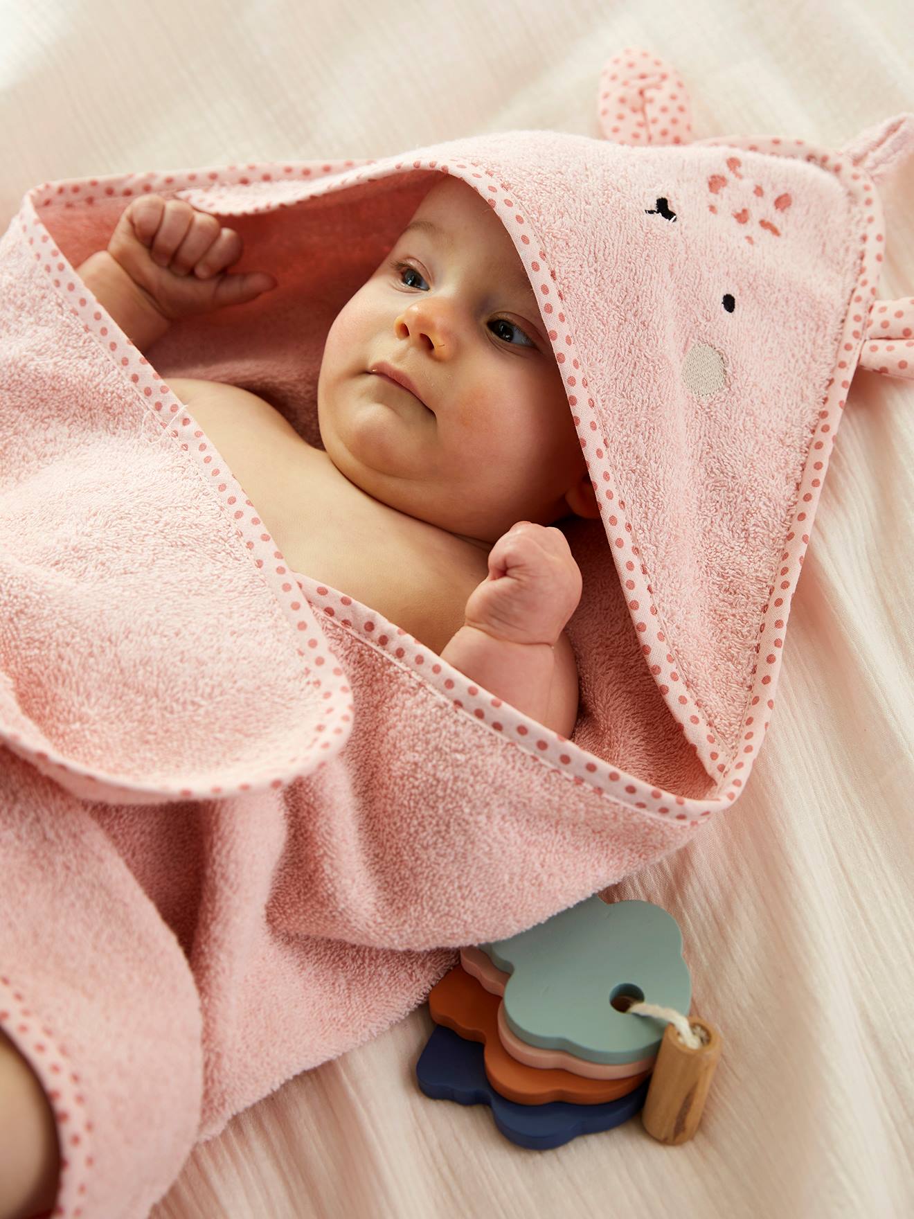 Capa de baño con capucha para bebés
